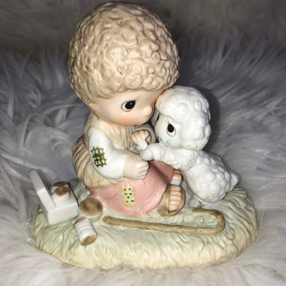 Original 21 Precious Moments "He Careth for You" figurine 4”